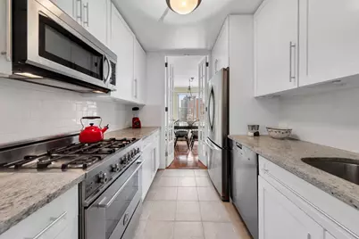 360 E 72nd Street #C2205, New York City, NY 10021 - Photo 8