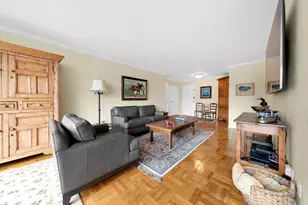 360 E 72nd St, New York City, NY 10021 - Photo 4