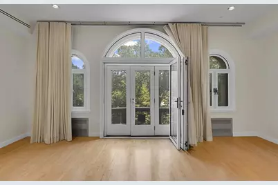 247 Central Park W, New York City, NY 10024 - Photo 2