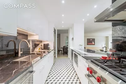 150 E 69th Street #5C, New York City, NY 10021 - Photo 4