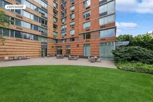 425 Main St, New York City, NY 10044 - Photo 18