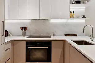 355 W 39th St, New York City, NY 10018 - Photo 2