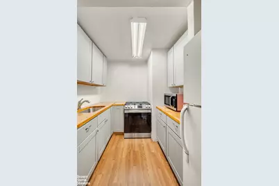 333 Pearl Street #21H, New York City, NY 10038 - Photo 6
