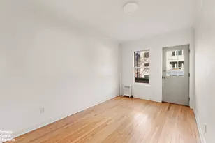 352 E 19th St, New York City, NY 10003 - Photo 8