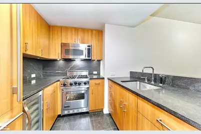 100 W 58th Street #5A, New York City, NY 10019 - Photo 4