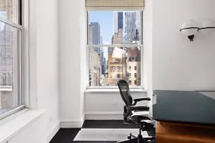 180 W 58th St, New York City, NY 10019 - Photo 4