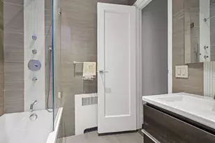 180 W 58th St, New York City, NY 10019 - Photo 14