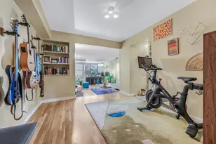 425 E 26th St, New York City, NY 11226 - Photo 12