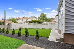 33-38 153rd St, New York City, NY 11354 - Photo 14