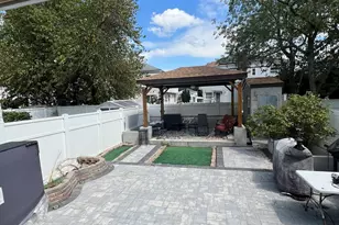 1375 E 104th St, New York City, NY 11236 - Photo 6