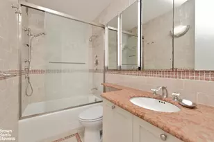 300 E 40th St, New York City, NY 10016 - Photo 8