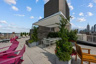 101 W 12th St, New York City, NY 10011 - Photo 12