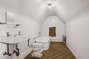 176-15 Croydon Rd, New York City, NY 11432 - Photo 54