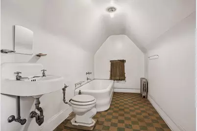 176-15 Croydon Road, New York City, NY 11432 - Photo 14