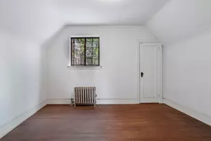 176-15 Croydon Rd, New York City, NY 11432 - Photo 36