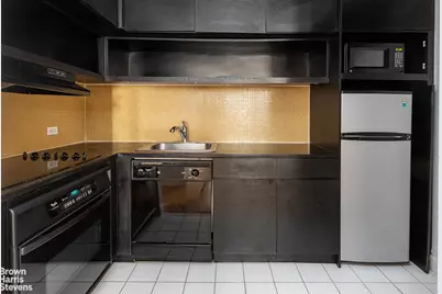 56 Pine Street #10G, New York City, NY 10005 - Photo 4