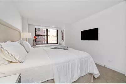 301 E 69th Street #4B, New York, NY 10021 - Photo 4