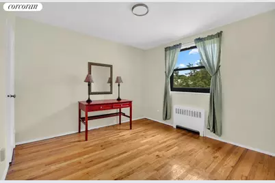 21-29 Utopia Parkway #UPSTAIRS, New York City, NY 11357 - Photo 4