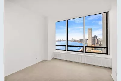 870 United Nations Plaza #28A, New York City, NY 10017 - Photo 14