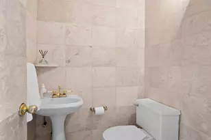 58 W 58th St, New York City, NY 10019 - Photo 16