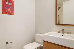 21-30 44th Dr, New York City, NY 11101 - Photo 10