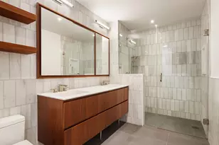 21-30 44th Dr, New York City, NY 11101 - Photo 8