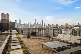 21-30 44th Dr, New York City, NY 11101 - Photo 16