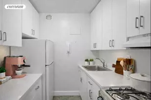 209 E 56th St, New York City, NY 10022 - Photo 4