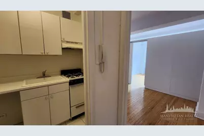 150 E 39th Street #1703, New York City, NY 10016 - Photo 10