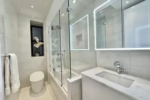 140 W 58th St, New York City, NY 10019 - Photo 6