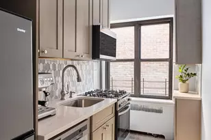 225 E 74th St, New York City, NY 10021 - Photo 2