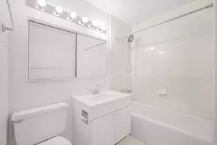 310 E 46th St, New York City, NY 10017 - Photo 10