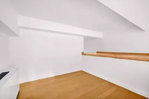 310 E 46th St, New York City, NY 10017 - Photo 8