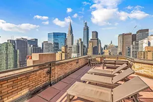 310 E 46th St, New York City, NY 10017 - Photo 12