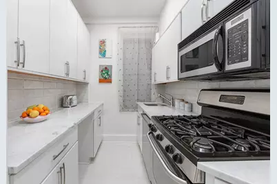 152 W 58th Street #2A, New York City, NY 10019 - Photo 4