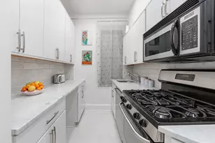 152 W 58th St, New York City, NY 10019 - Photo 4