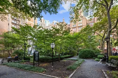 333 E 43rd Street #910, New York City, NY 10017 - Photo 12