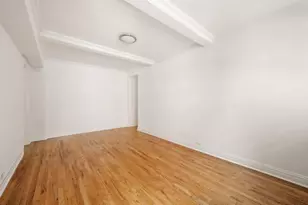 333 E 43rd St, New York City, NY 10017 - Photo 2