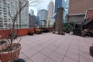 320 E 57th St, New York City, NY 10022 - Photo 14