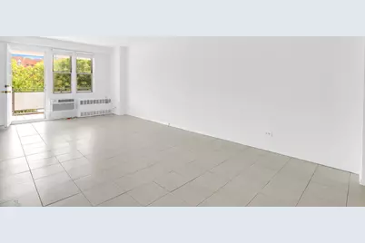 370 Ocean Parkway #2L, New York City, NY 11218 - Photo 4