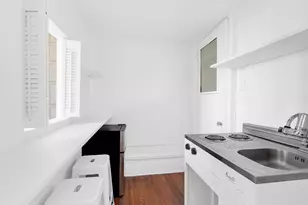 140 W 69th St, New York City, NY 10023 - Photo 4