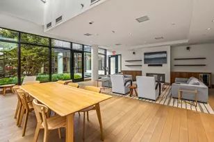 21-30 44th Dr, New York City, NY 11101 - Photo 10