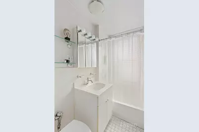 325 W 45th Street #319, New York City, NY 10036 - Photo 6