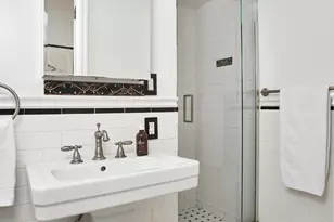 325 E 57th St, New York City, NY 10022 - Photo 8