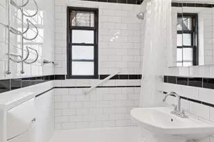 208 E 70th St, New York City, NY 10021 - Photo 12