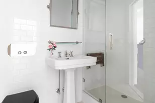 136 Waverly Pl, New York City, NY 10014 - Photo 8