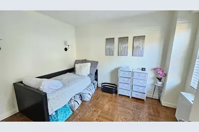 150 E 61st Street #2-D, New York City, NY 10065 - Photo 6