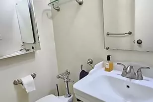 150 E 61st St, New York City, NY 10065 - Photo 8