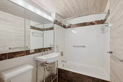 455 Main Street #4K, New York, NY 10044 - Photo 6