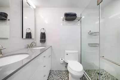 860 United Nations Plaza #25B, New York City, NY 10017 - Photo 8